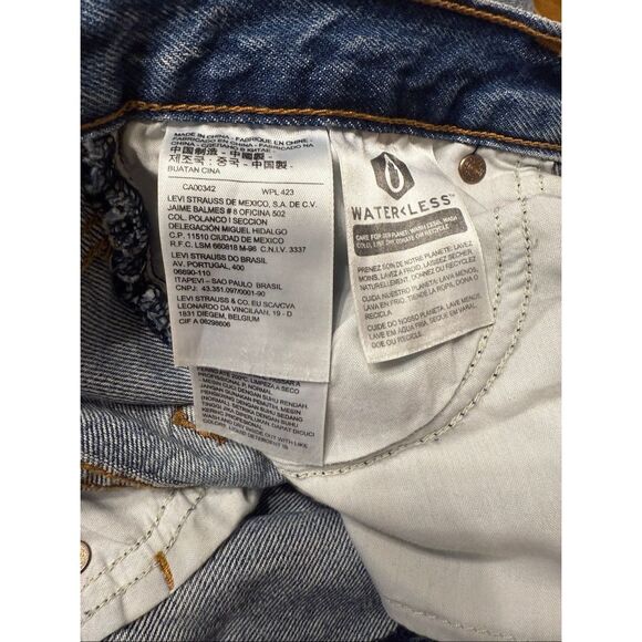 Levis Womens Size 28 Premium Wedgie Frayed Ankle Tapered Button Fly Denim Jeans - Picture 8 of 13